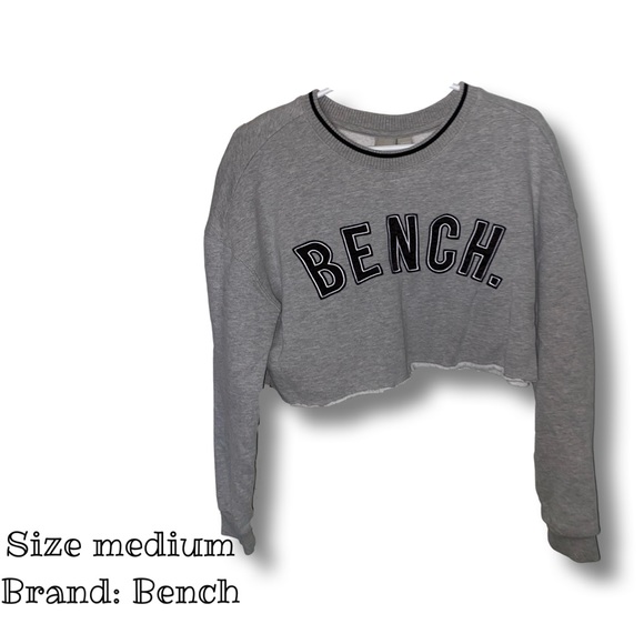 Cropped bench sweatshirt. - Picture 1 of 1